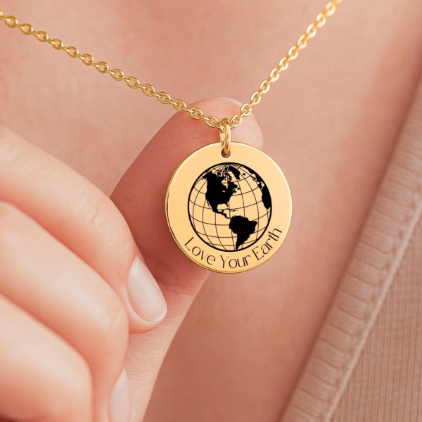 Personalisierte „Love Your Earth“-Kette aus Edelstahl mit Goldplattierung und Gravur